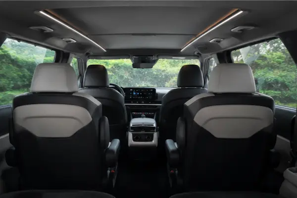 Nội thất xe Kia Carnival ghế thương gia chỉnh điện – X7Travel TP.HCM