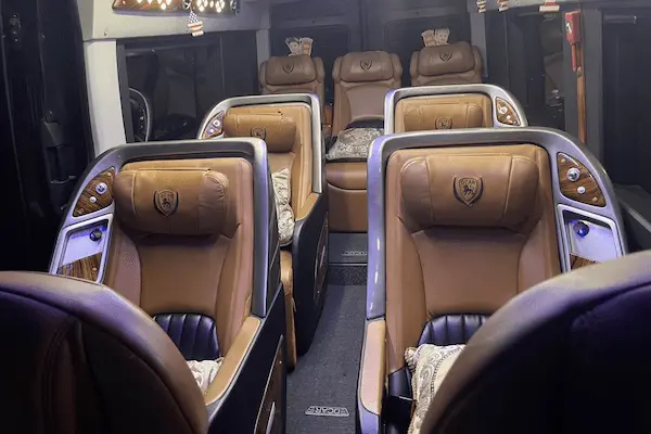 Thuê xe Limousine Dcar