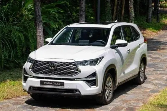 Thuê xe 7 chỗ Innova Xpander
