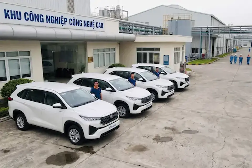 dịch vụ thuê xe đưa đón nhân viên tại X7Travel